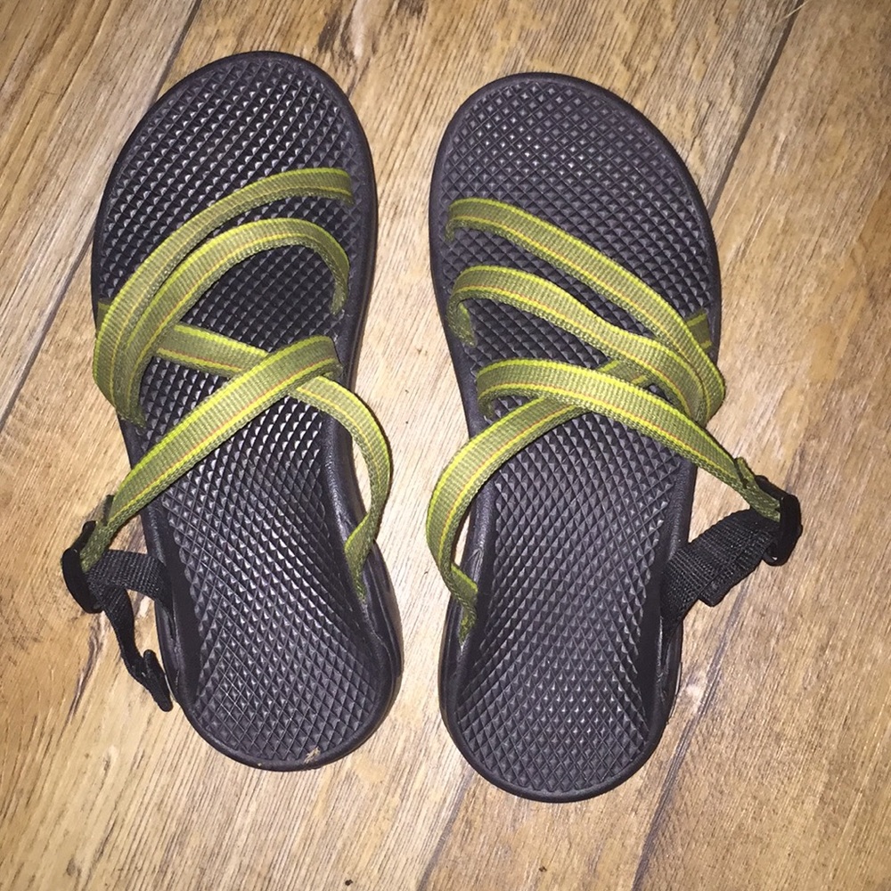 Chacos size 6